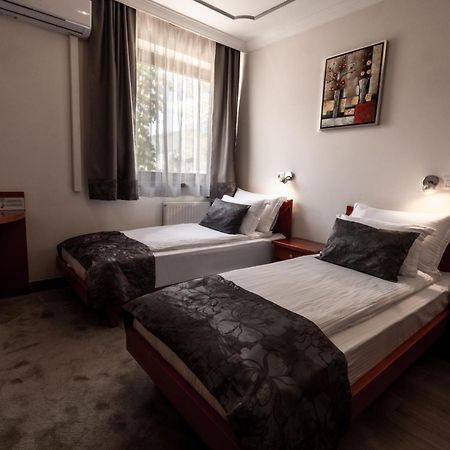 Hotel Bosna 1 Ilidža Buitenkant foto