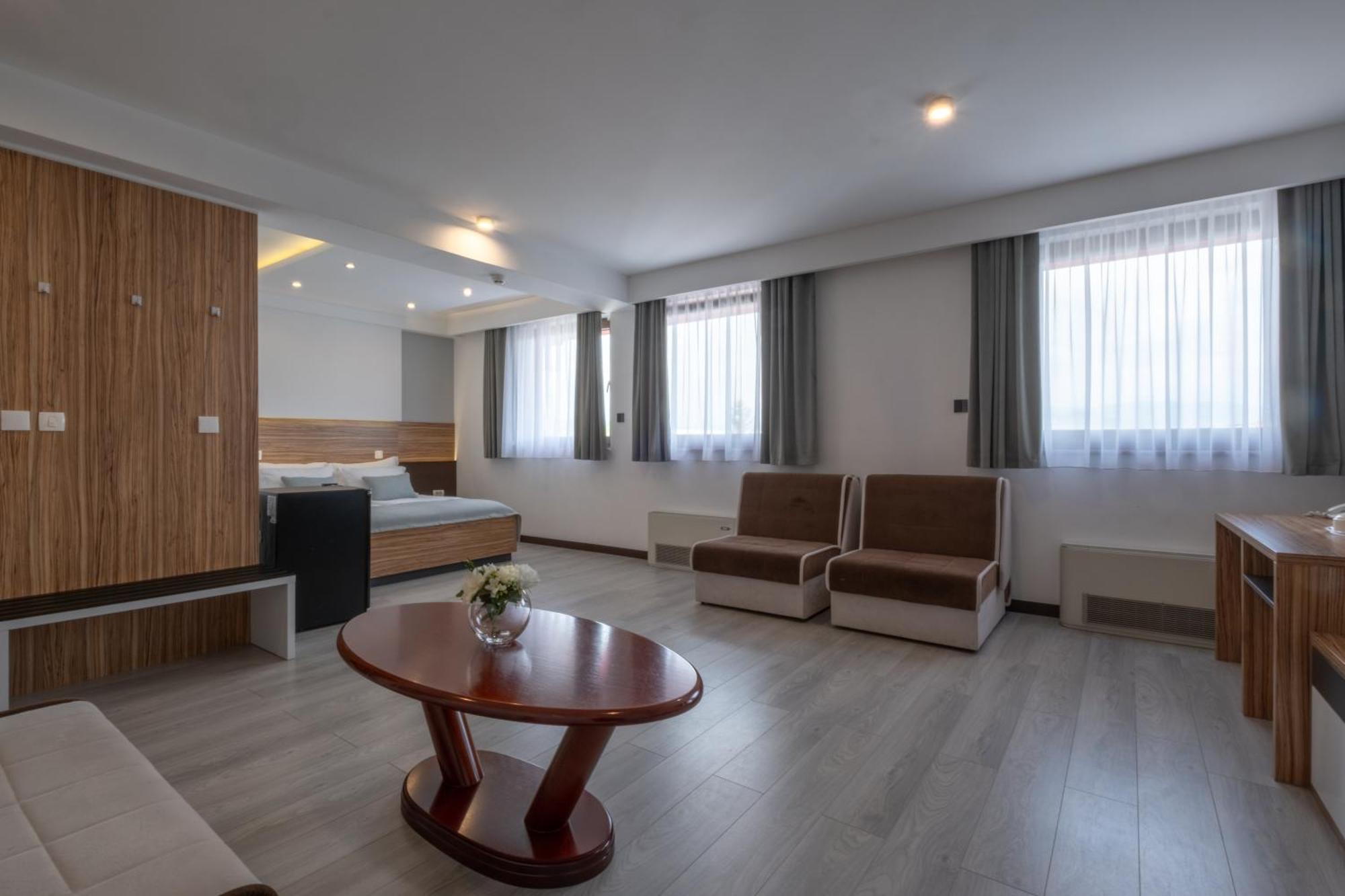 Hotel Bosna 1 Ilidža Buitenkant foto